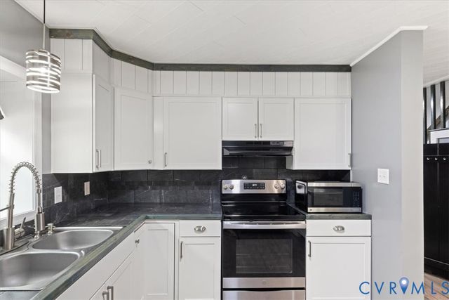 515 S Lakeshore Dr, Louisa, VA 23093