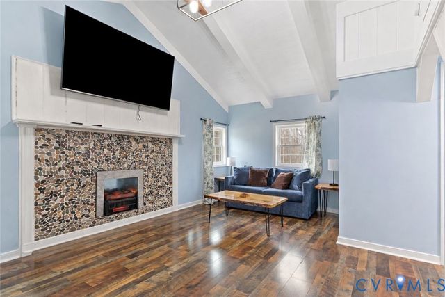 515 S Lakeshore Dr, Louisa, VA 23093