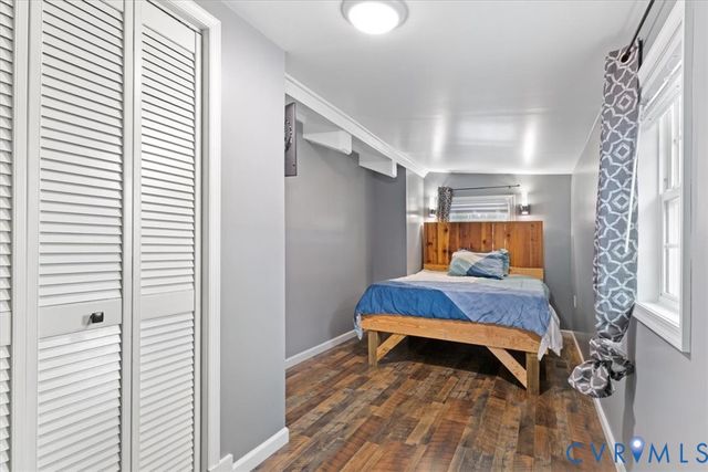 515 S Lakeshore Dr, Louisa, VA 23093