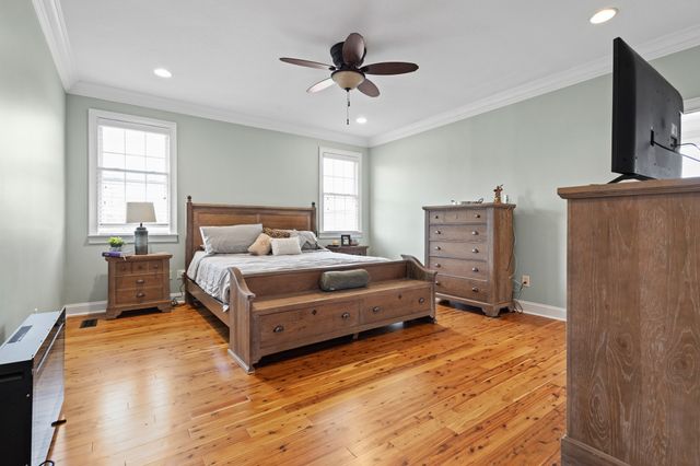 102 Highpoint Blvd, Tullahoma, TN 37388