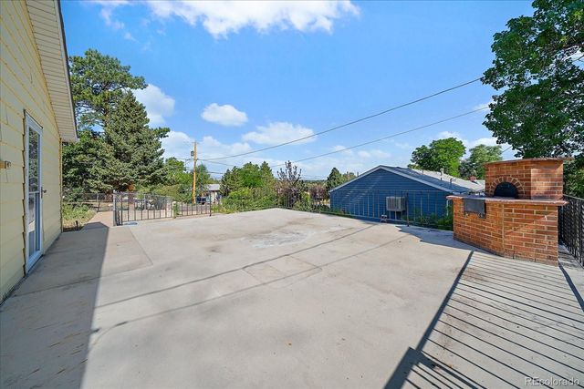 1010 S Eaton Street, Lakewood, CO 80226