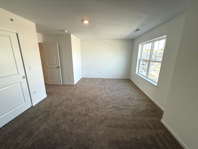 604 Cassia Court 604, Crystal Lake, IL 60012