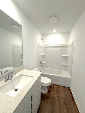 604 Cassia Court 604, Crystal Lake, IL 60012