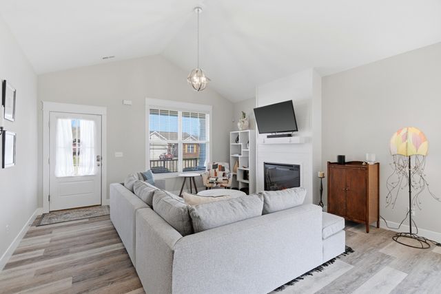 106 GONDOLIER DR, Columbia, MO 65202