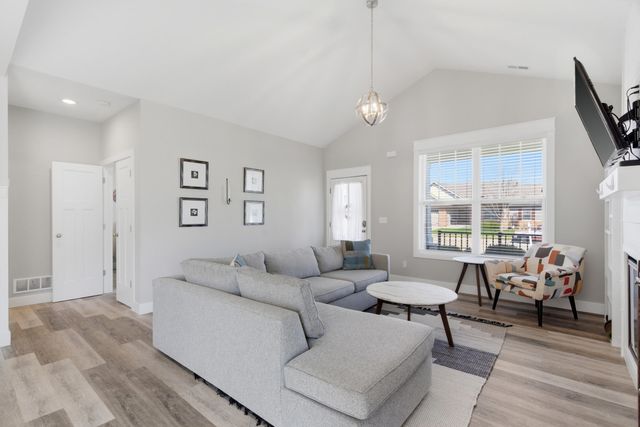 106 GONDOLIER DR, Columbia, MO 65202