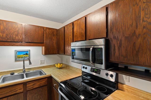311 Pleasant Avenue 409, Saint Paul, MN 55102