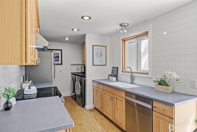 15827 NE 110th Street, Redmond, WA 98052