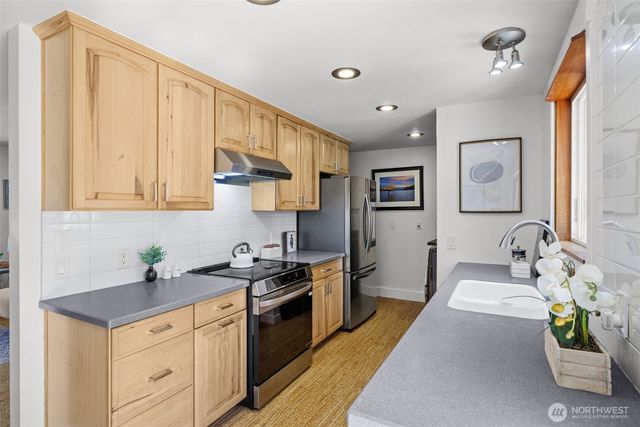 15827 NE 110th Street, Redmond, WA 98052