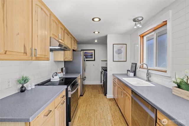 15827 NE 110th Street, Redmond, WA 98052