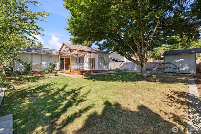 15827 NE 110th Street, Redmond, WA 98052