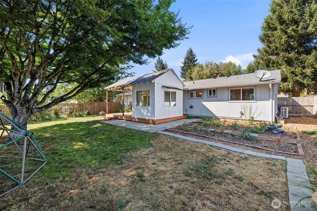 15827 NE 110th Street, Redmond, WA 98052