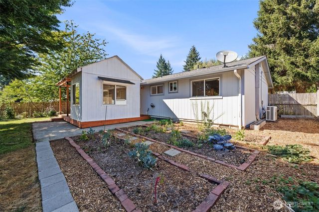 15827 NE 110th Street, Redmond, WA 98052