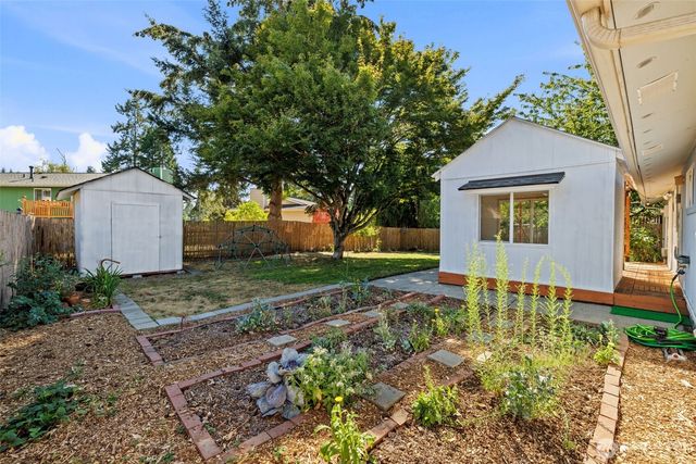 15827 NE 110th Street, Redmond, WA 98052