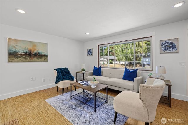 15827 NE 110th Street, Redmond, WA 98052