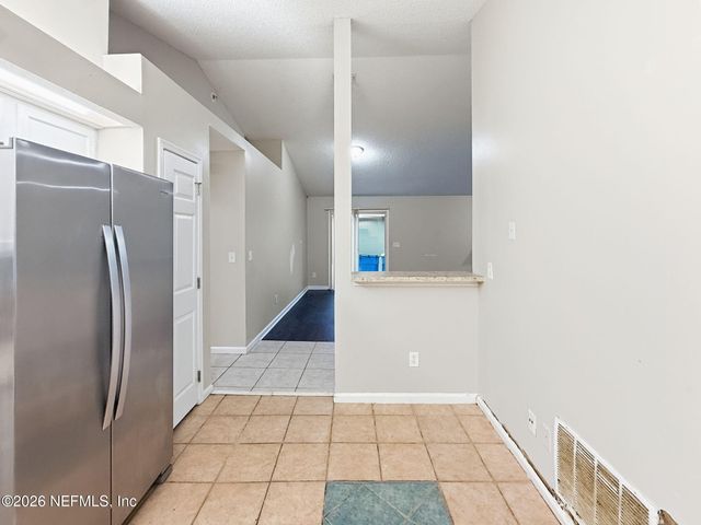10725 MEADOWLEA Drive, Jacksonville, FL 32218