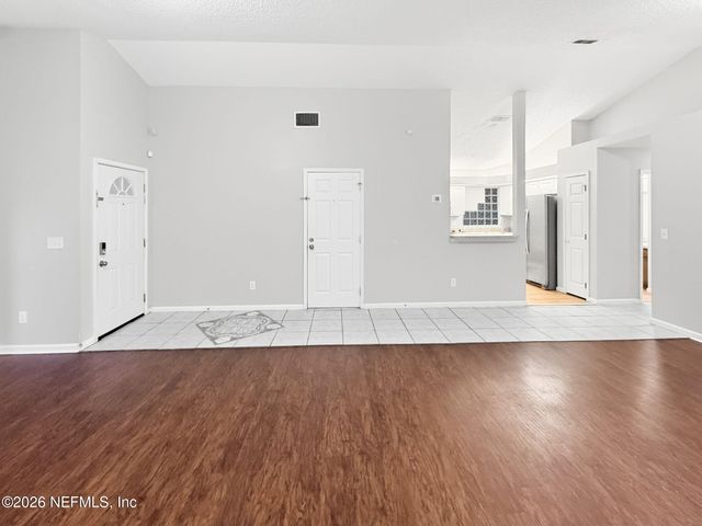 10725 MEADOWLEA Drive, Jacksonville, FL 32218