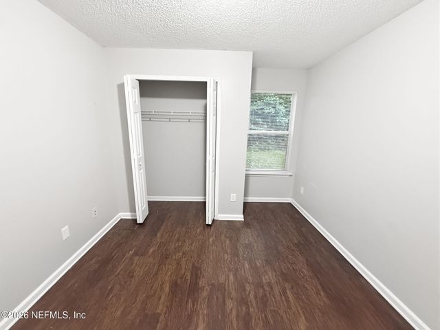 10725 MEADOWLEA Drive, Jacksonville, FL 32218