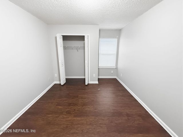 10725 MEADOWLEA Drive, Jacksonville, FL 32218
