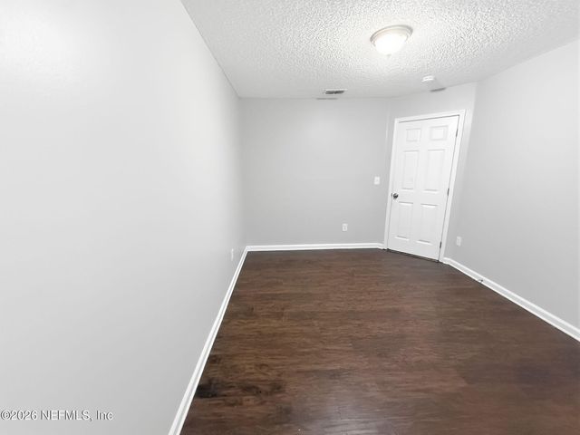 10725 MEADOWLEA Drive, Jacksonville, FL 32218