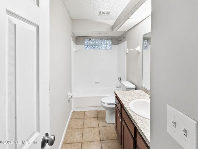 10725 MEADOWLEA Drive, Jacksonville, FL 32218