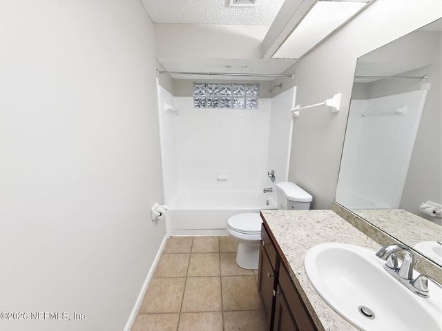 10725 MEADOWLEA Drive, Jacksonville, FL 32218