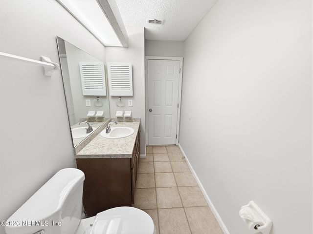 10725 MEADOWLEA Drive, Jacksonville, FL 32218