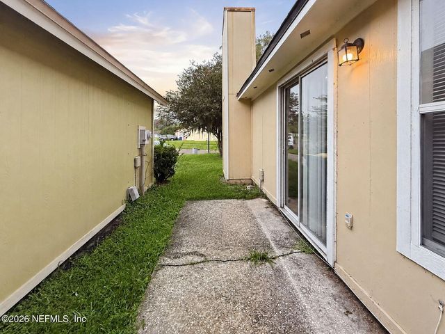 10725 MEADOWLEA Drive, Jacksonville, FL 32218