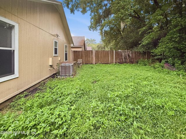 10725 MEADOWLEA Drive, Jacksonville, FL 32218