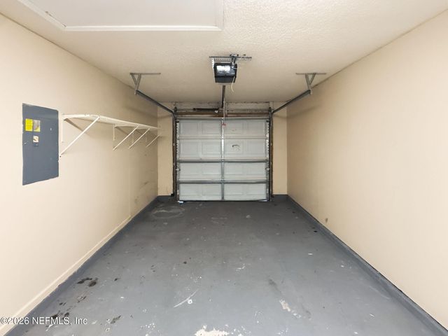 10725 MEADOWLEA Drive, Jacksonville, FL 32218