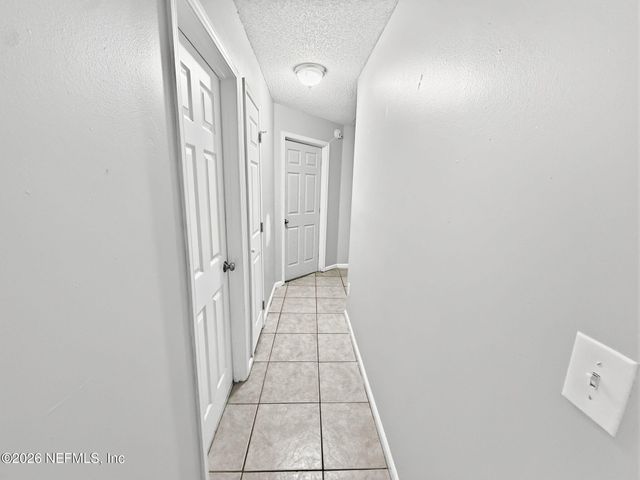 10725 MEADOWLEA Drive, Jacksonville, FL 32218