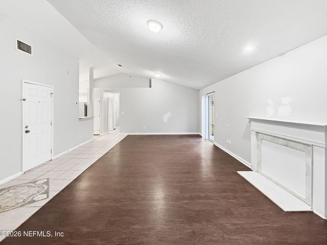 10725 MEADOWLEA Drive, Jacksonville, FL 32218