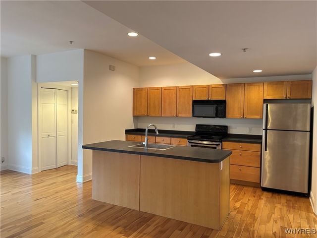 762 Elmwood, Apt. 1 Avenue, Buffalo, NY 14222
