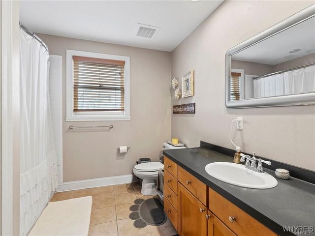 762 Elmwood, Apt. 1 Avenue, Buffalo, NY 14222