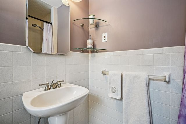 247 W Acton Rd, Stow, MA 01775