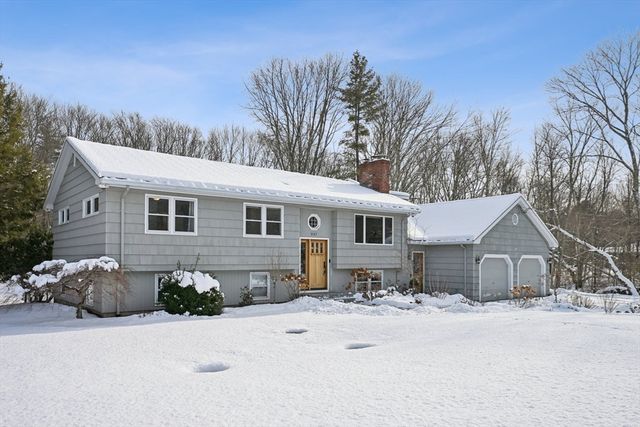 247 W Acton Rd, Stow, MA 01775