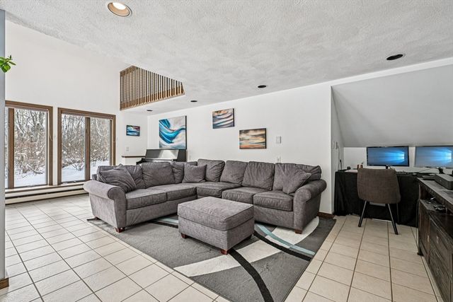 247 W Acton Rd, Stow, MA 01775