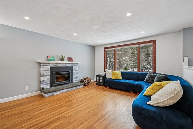 247 W Acton Rd, Stow, MA 01775