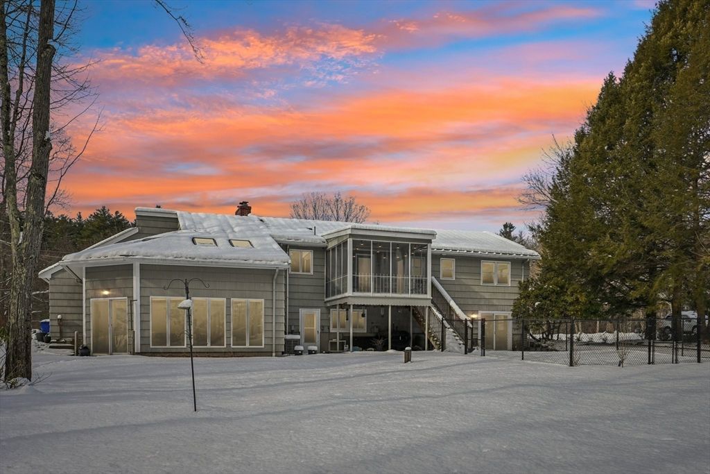 247 W Acton Rd, Stow, MA 01775