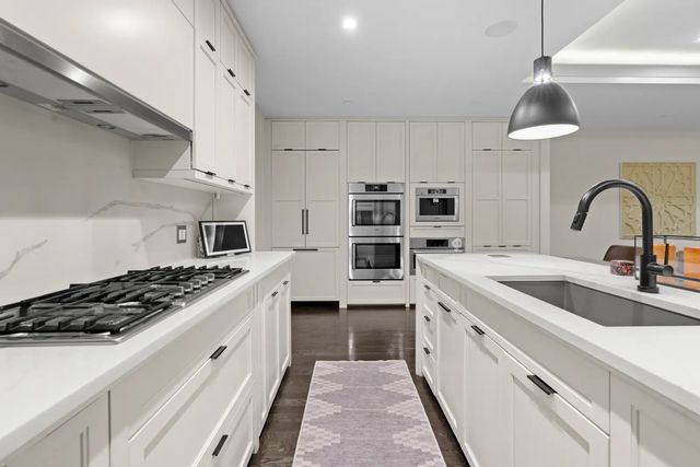 1370 W WALTON Street 1E, Chicago, IL 60642