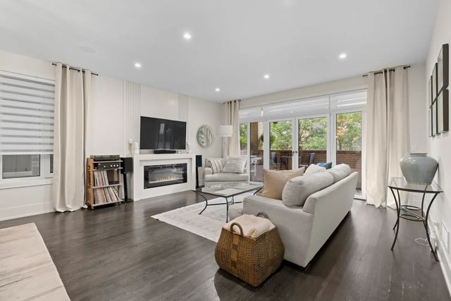 1370 W WALTON Street 1E, Chicago, IL 60642