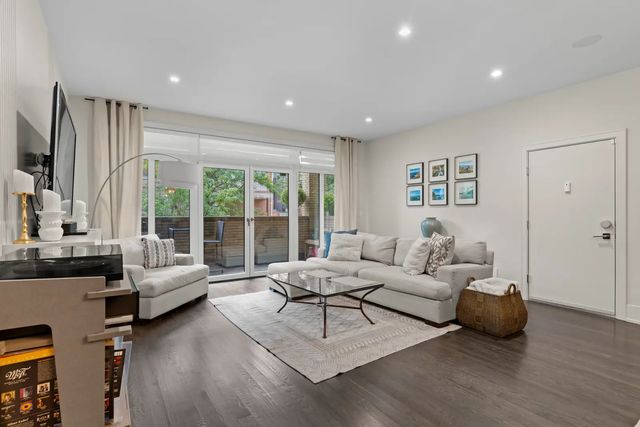 1370 W WALTON Street 1E, Chicago, IL 60642