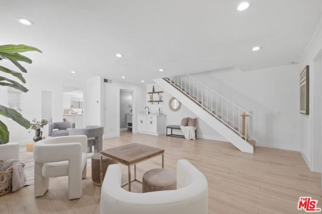 2920 11th Street 6, Santa Monica, CA 90405