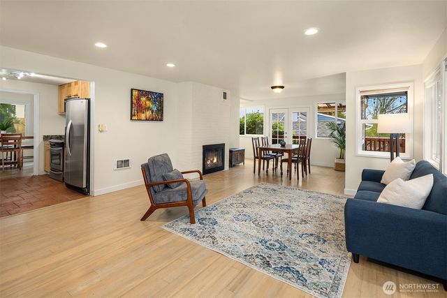 6833 47th Avenue NE, Seattle, WA 98115