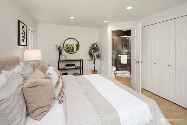 6833 47th Avenue NE, Seattle, WA 98115