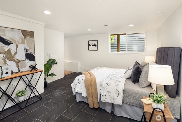 6833 47th Avenue NE, Seattle, WA 98115