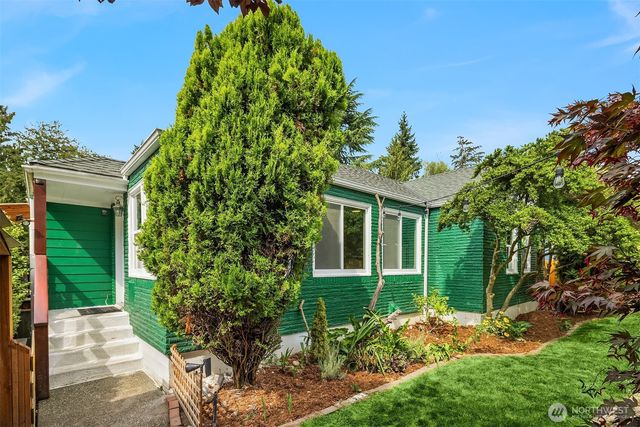 6833 47th Avenue NE, Seattle, WA 98115