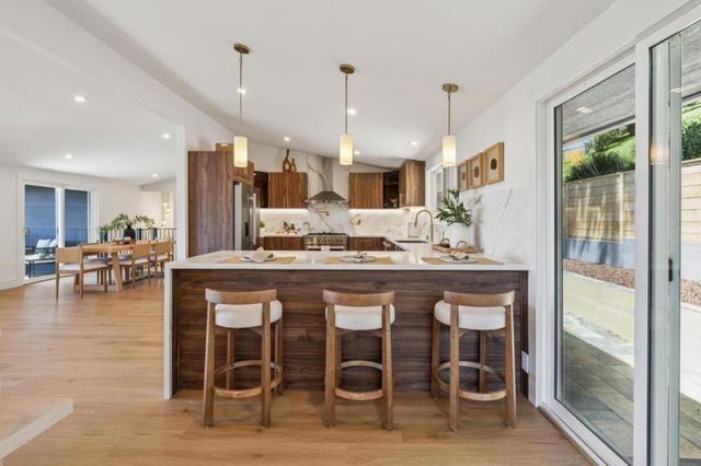 355 Beaumont Boulevard, Pacifica, CA 94044