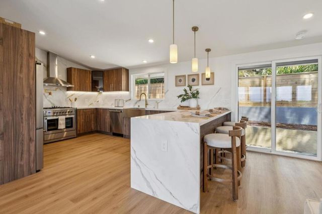 355 Beaumont Boulevard, Pacifica, CA 94044