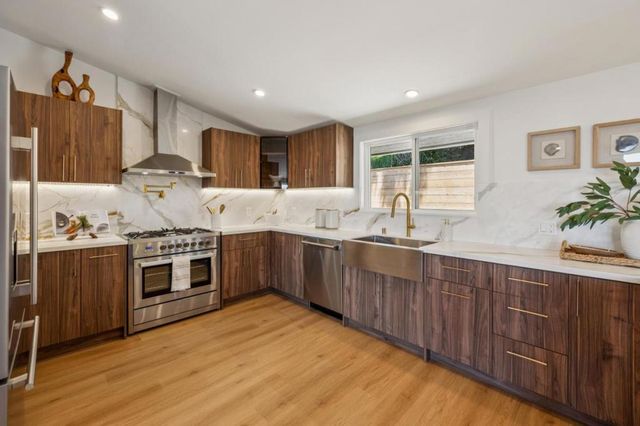 355 Beaumont Boulevard, Pacifica, CA 94044