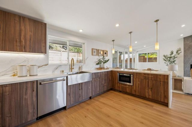 355 Beaumont Boulevard, Pacifica, CA 94044